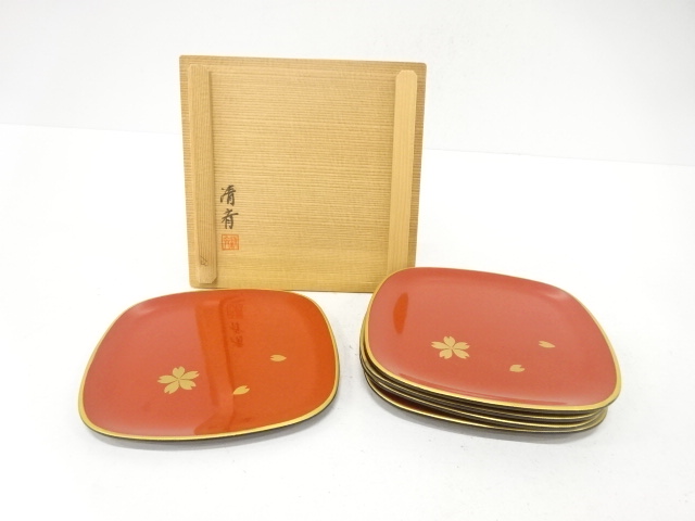 Lacquerware